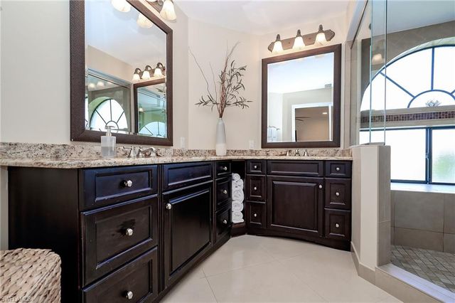 613 Beachwalk CIR J-204, Naples, FL 34108