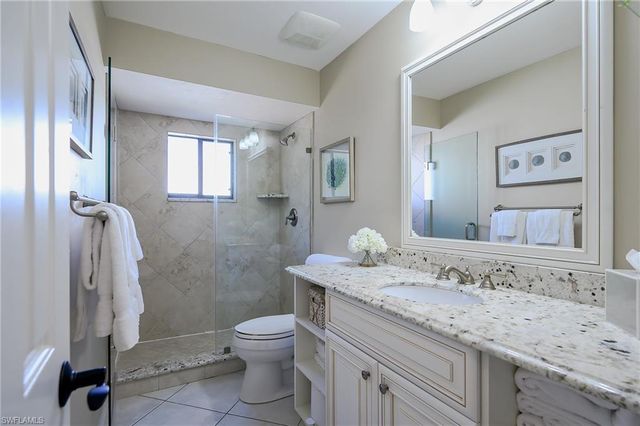 613 Beachwalk CIR J-204, Naples, FL 34108