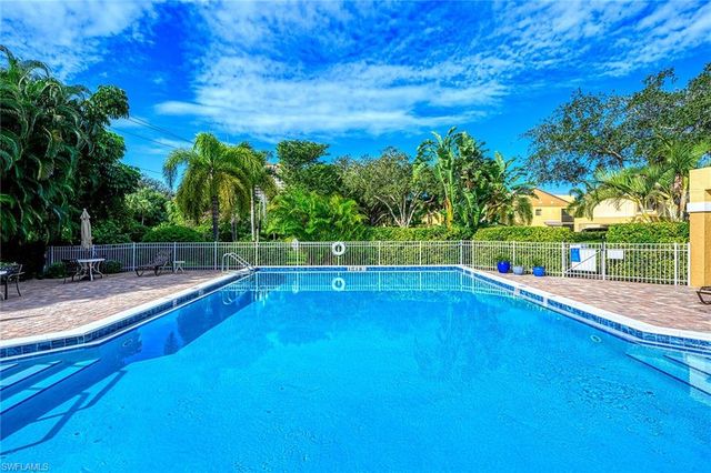 613 Beachwalk CIR J-204, Naples, FL 34108