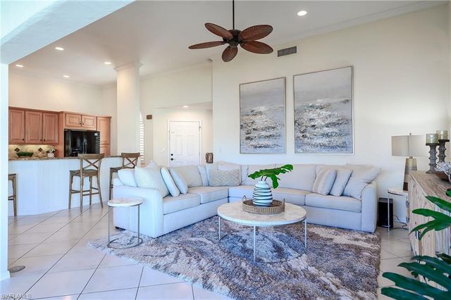 613 Beachwalk CIR J-204, Naples, FL 34108
