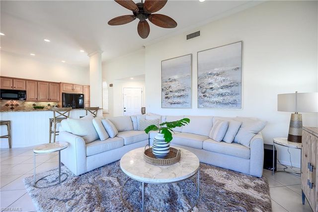 613 Beachwalk CIR J-204, Naples, FL 34108