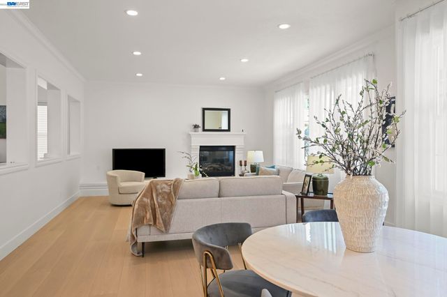 5389 Hazeltine Ln, Dublin, CA 94568