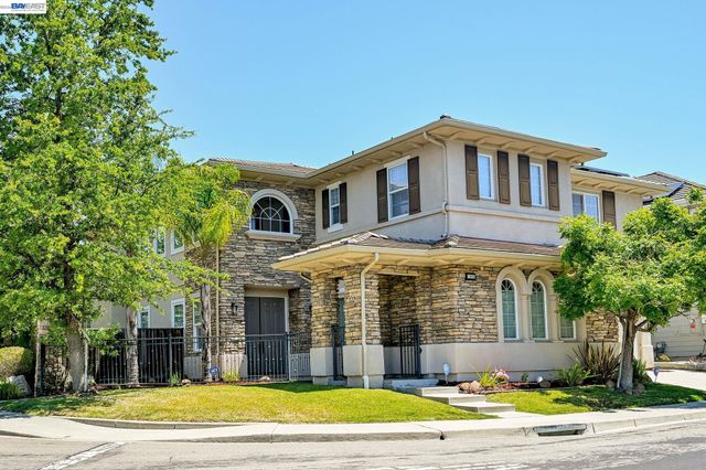 5389 Hazeltine Ln, Dublin, CA 94568