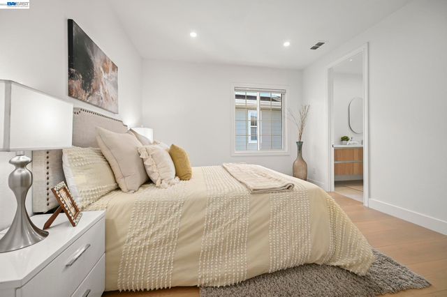 5389 Hazeltine Ln, Dublin, CA 94568