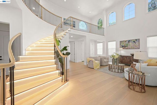 5389 Hazeltine Ln, Dublin, CA 94568