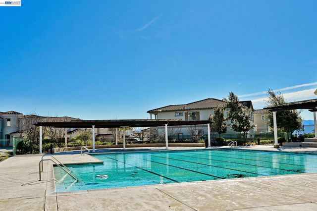 5389 Hazeltine Ln, Dublin, CA 94568