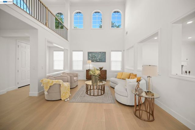 5389 Hazeltine Ln, Dublin, CA 94568
