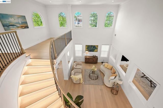 5389 Hazeltine Ln, Dublin, CA 94568