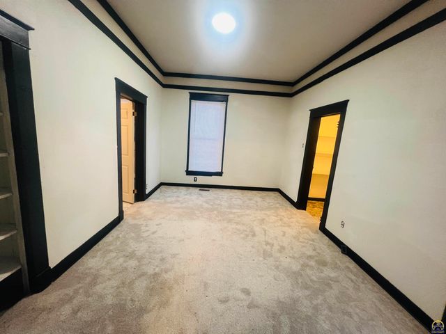 620 SE Lake St, Topeka, KS 66607