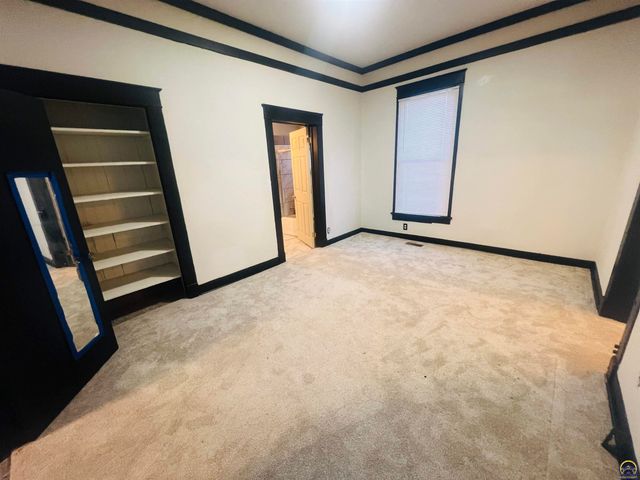 620 SE Lake St, Topeka, KS 66607