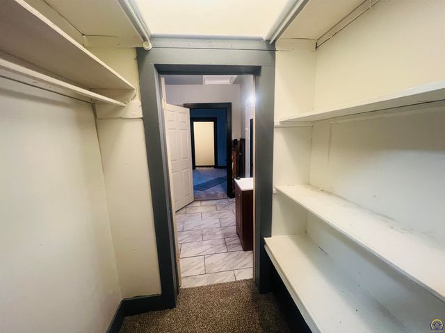 620 SE Lake St, Topeka, KS 66607