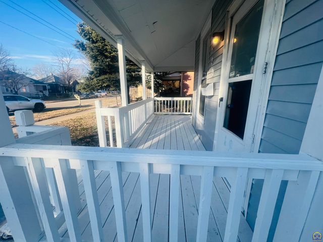 620 SE Lake St, Topeka, KS 66607