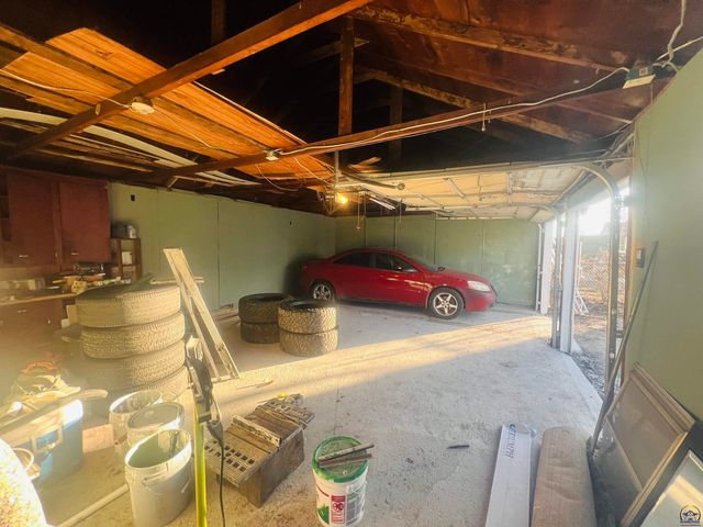 620 SE Lake St, Topeka, KS 66607