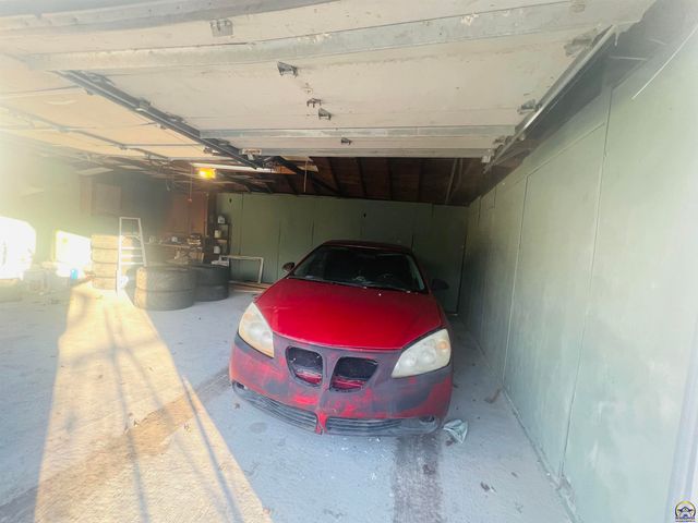 620 SE Lake St, Topeka, KS 66607