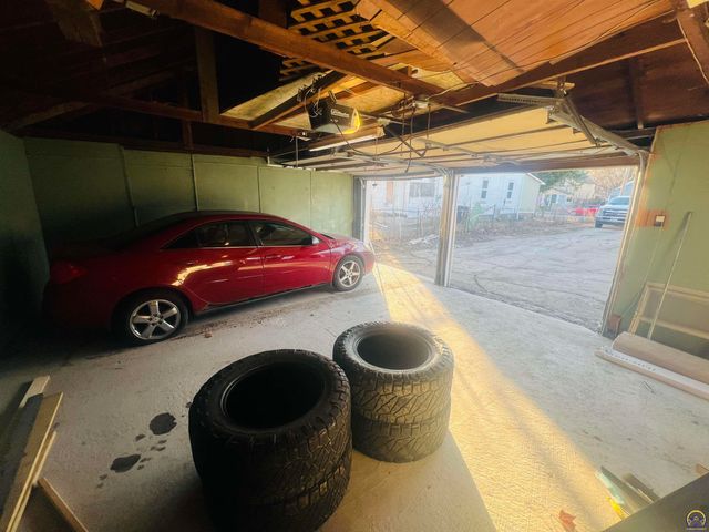 620 SE Lake St, Topeka, KS 66607