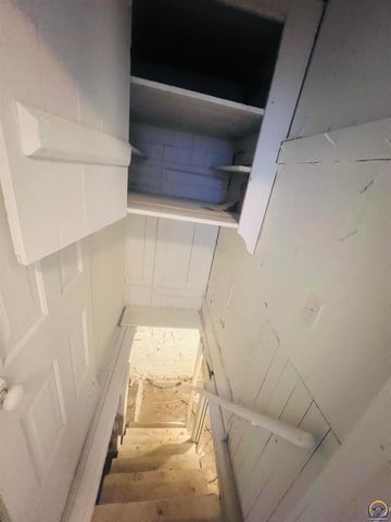 620 SE Lake St, Topeka, KS 66607