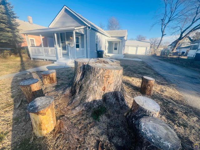 620 SE Lake St, Topeka, KS 66607