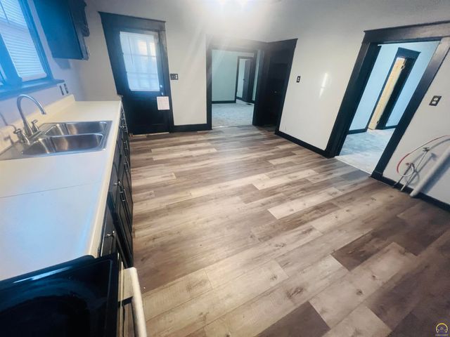 620 SE Lake St, Topeka, KS 66607