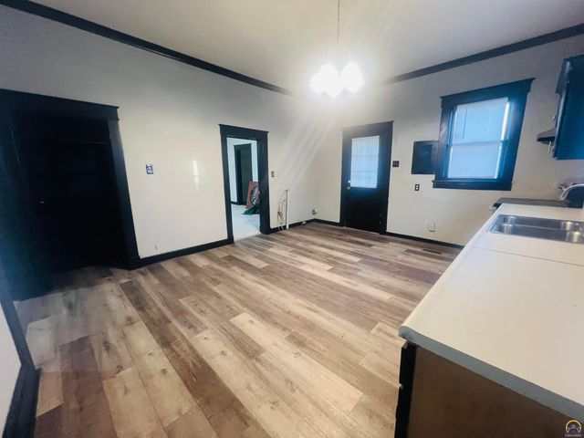 620 SE Lake St, Topeka, KS 66607