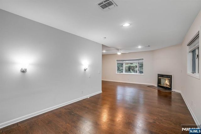 8 Waibel Drive, Allendale, NJ 07401