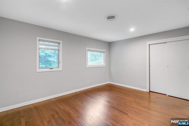 8 Waibel Drive, Allendale, NJ 07401