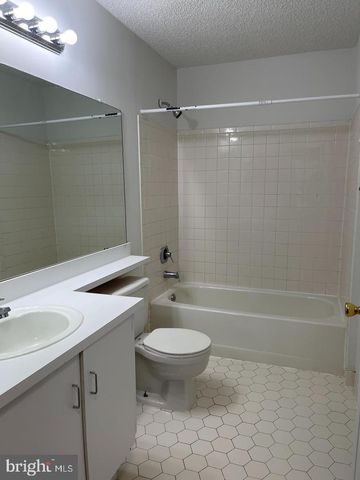 35 VOSCEK CT, Lawrenceville, NJ 08648