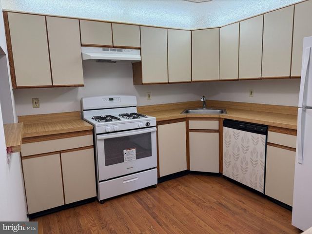 35 VOSCEK CT, Lawrenceville, NJ 08648
