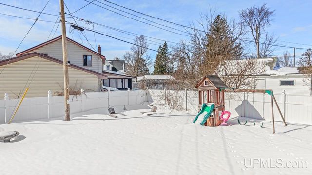 609 Wilson Avenue, Kingsford, MI 49802