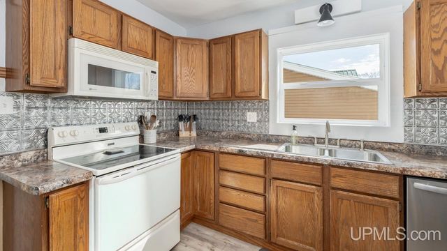 609 Wilson Avenue, Kingsford, MI 49802