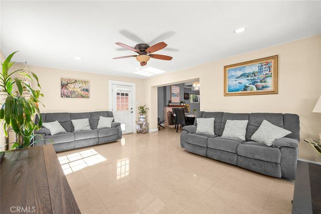 506 W Rosslynn, Fullerton, CA 92832