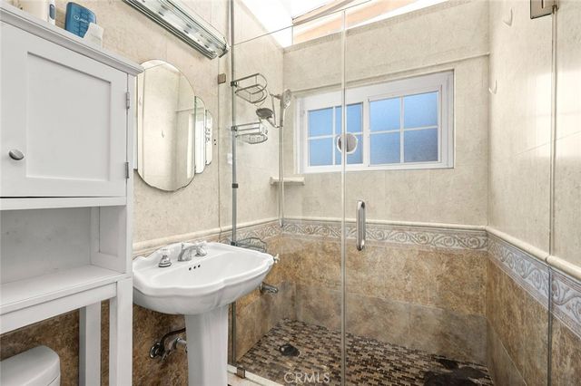 506 W Rosslynn, Fullerton, CA 92832