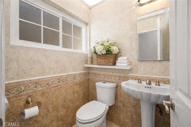 506 W Rosslynn, Fullerton, CA 92832