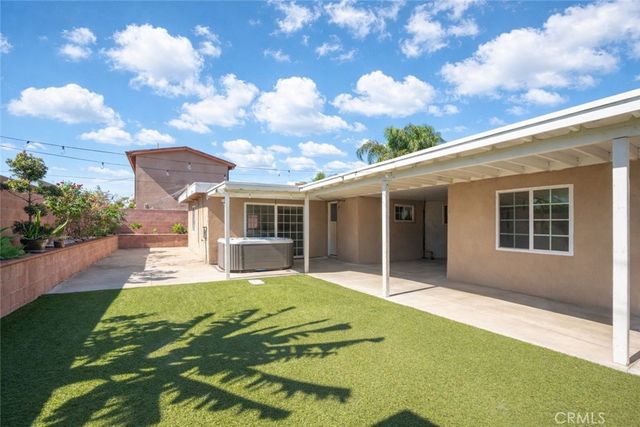 506 W Rosslynn, Fullerton, CA 92832