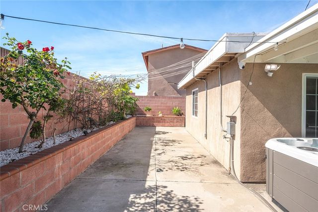 506 W Rosslynn, Fullerton, CA 92832