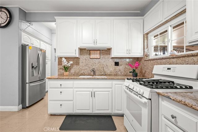 506 W Rosslynn, Fullerton, CA 92832