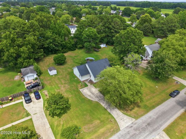 566 Ridge Drive, Winterville, NC 28590