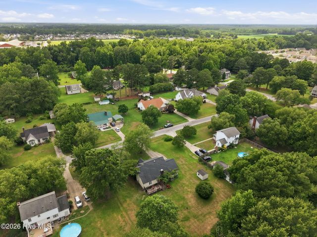 566 Ridge Drive, Winterville, NC 28590