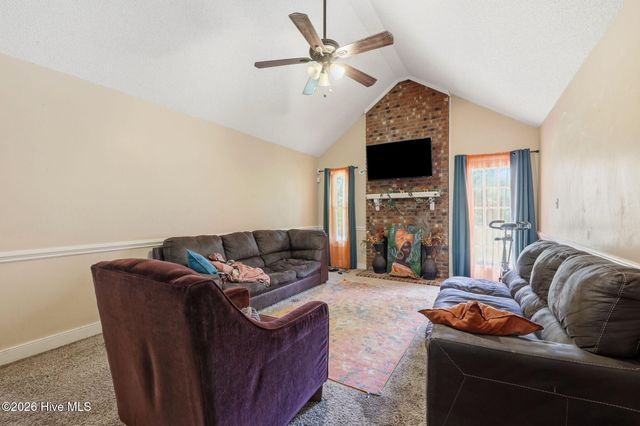 566 Ridge Drive, Winterville, NC 28590