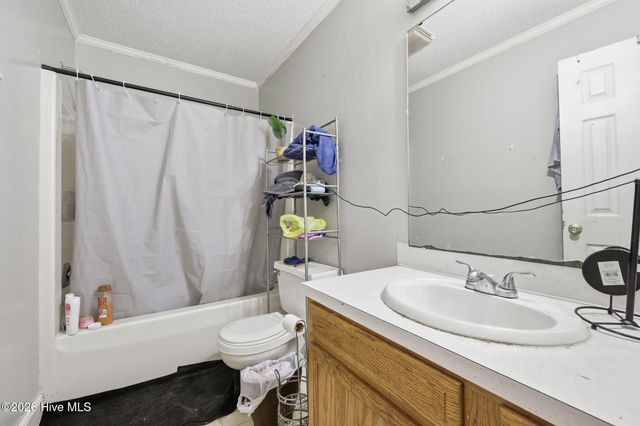 566 Ridge Drive, Winterville, NC 28590