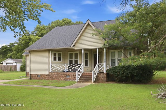 566 Ridge Drive, Winterville, NC 28590