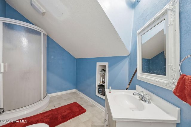 566 Ridge Drive, Winterville, NC 28590