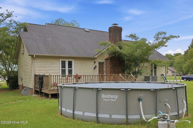 566 Ridge Drive, Winterville, NC 28590