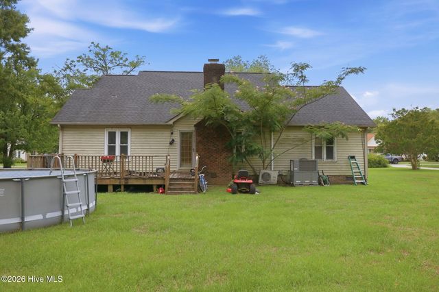 566 Ridge Drive, Winterville, NC 28590