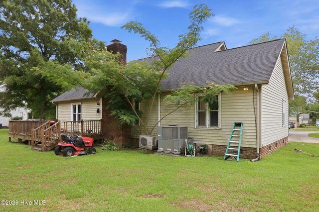 566 Ridge Drive, Winterville, NC 28590