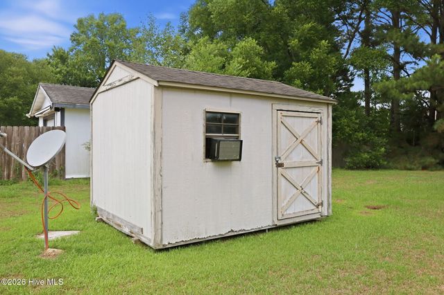 566 Ridge Drive, Winterville, NC 28590