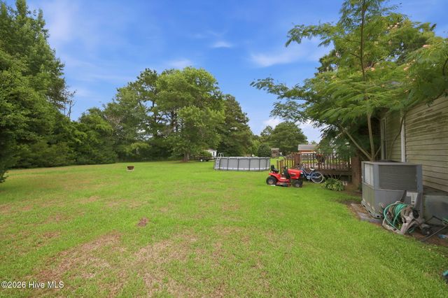 566 Ridge Drive, Winterville, NC 28590