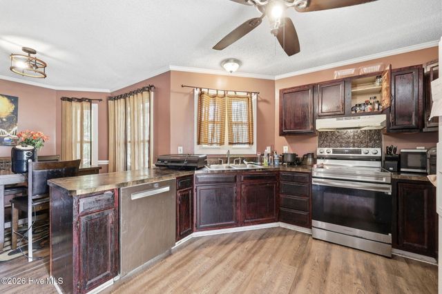 566 Ridge Drive, Winterville, NC 28590