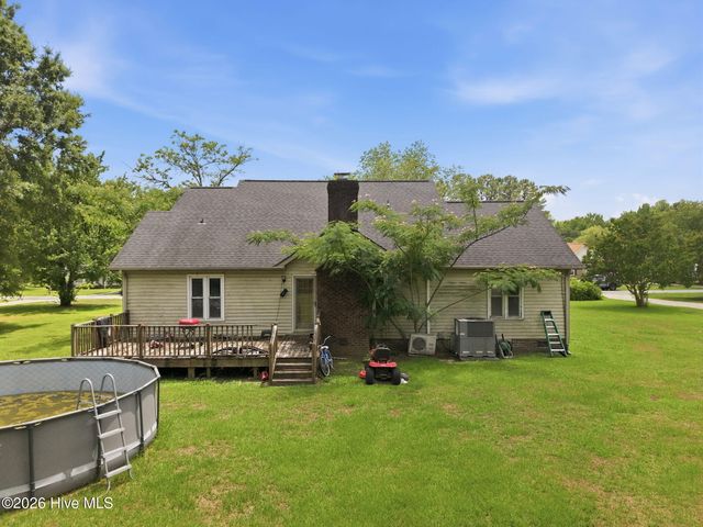 566 Ridge Drive, Winterville, NC 28590