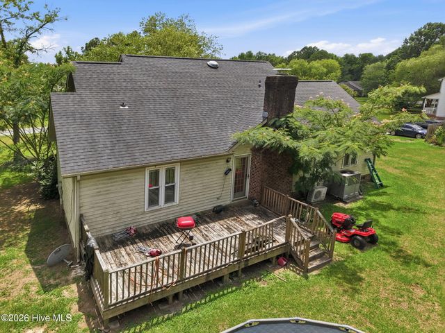 566 Ridge Drive, Winterville, NC 28590