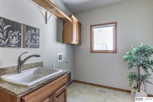 19821 Emiline Street, Gretna, NE 68028